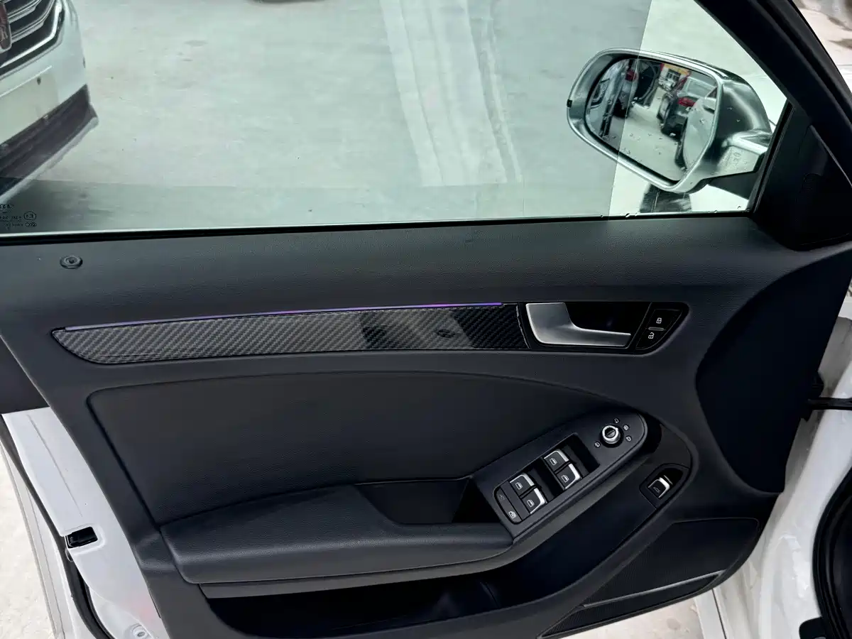 Фото 5 - Audi A4L