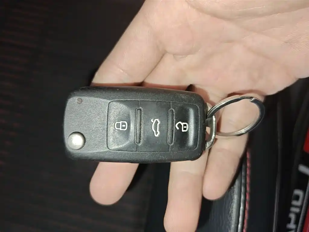 Škoda Skoda Rapid Spaceback 2016 1.6L Automatic Smart Edition фото 9