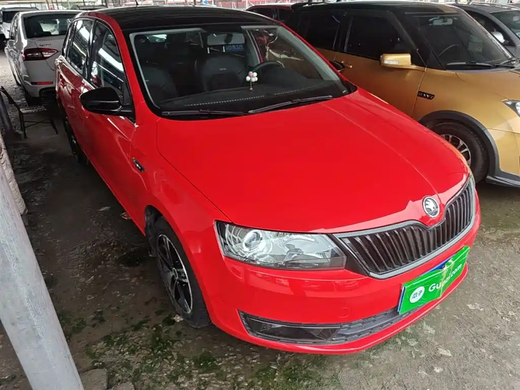 Škoda Skoda Rapid Spaceback 2016 1.6L Automatic Smart Edition фото 4