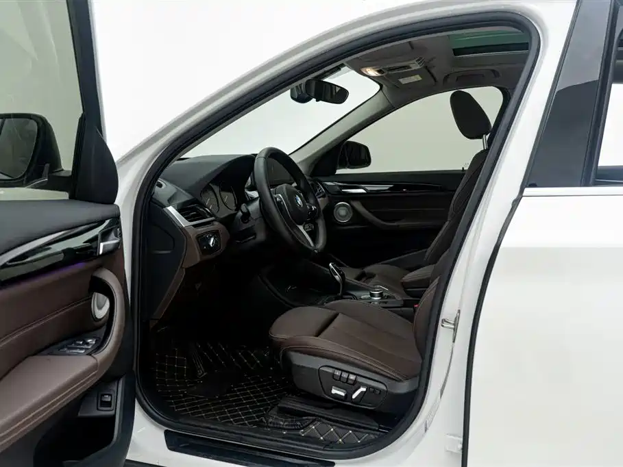 BMW X1 2021 sDrive25Li Leading фото 17