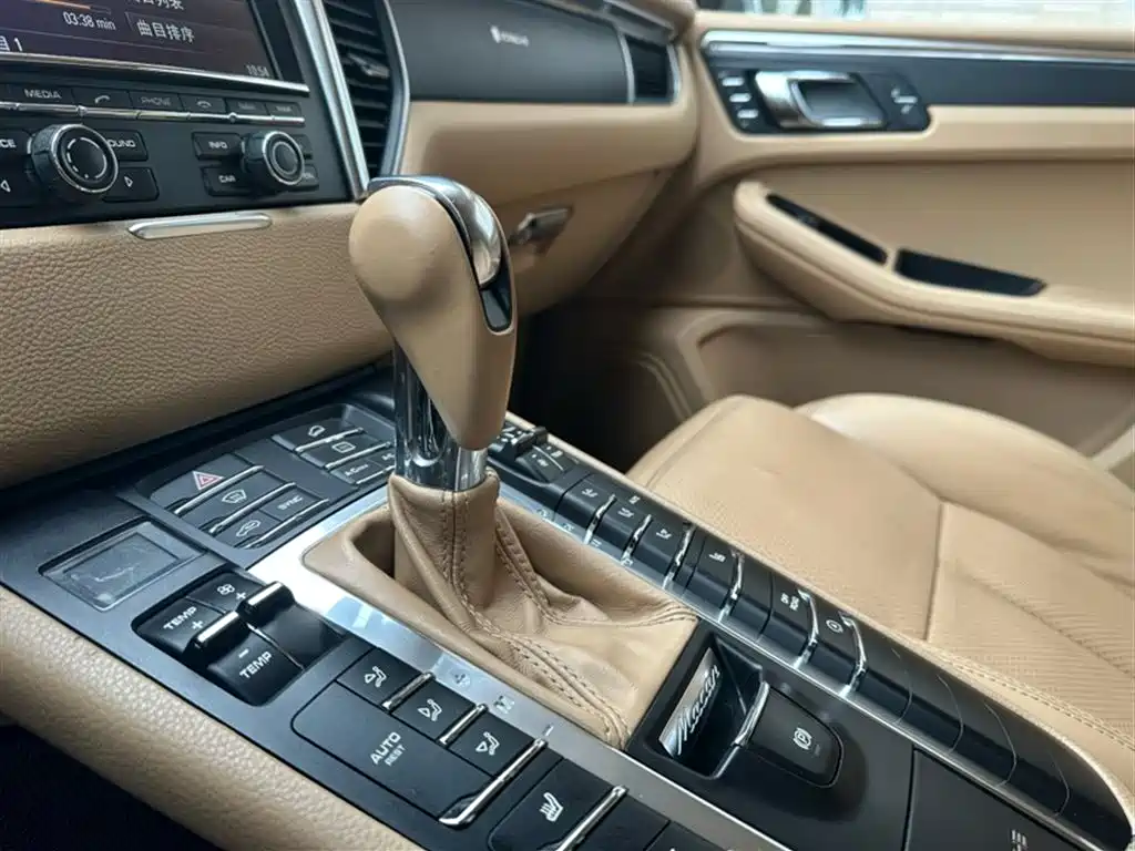 Porsche Macan 2014 Macan 2.0T фото 20