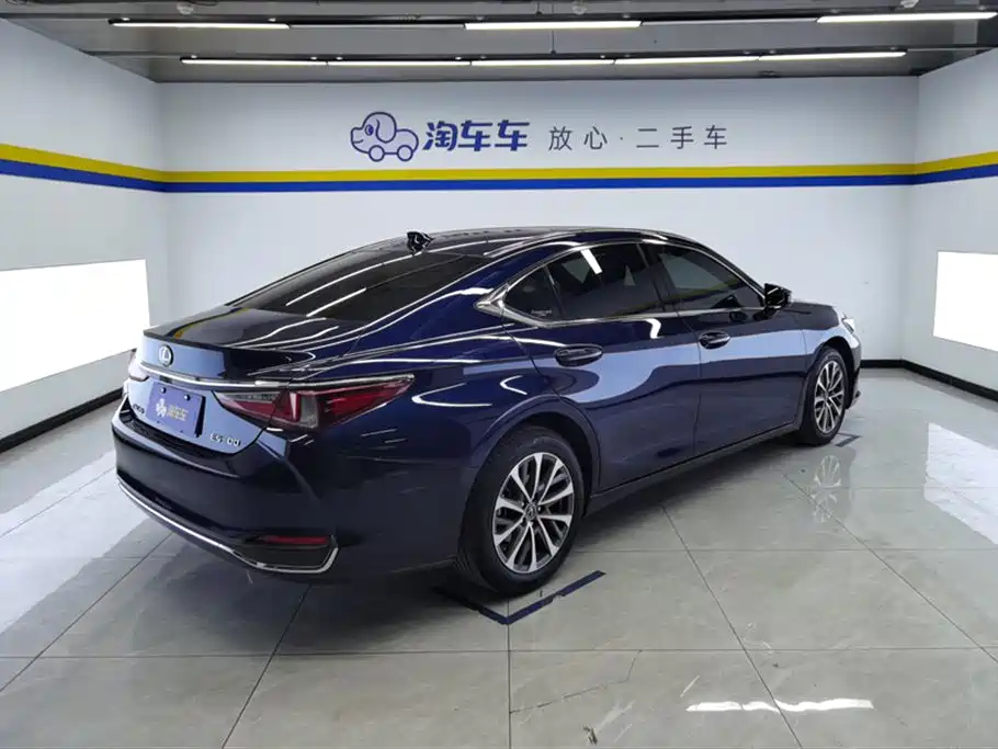 Lexus ES 2022 200 Excellence Edition фото 3