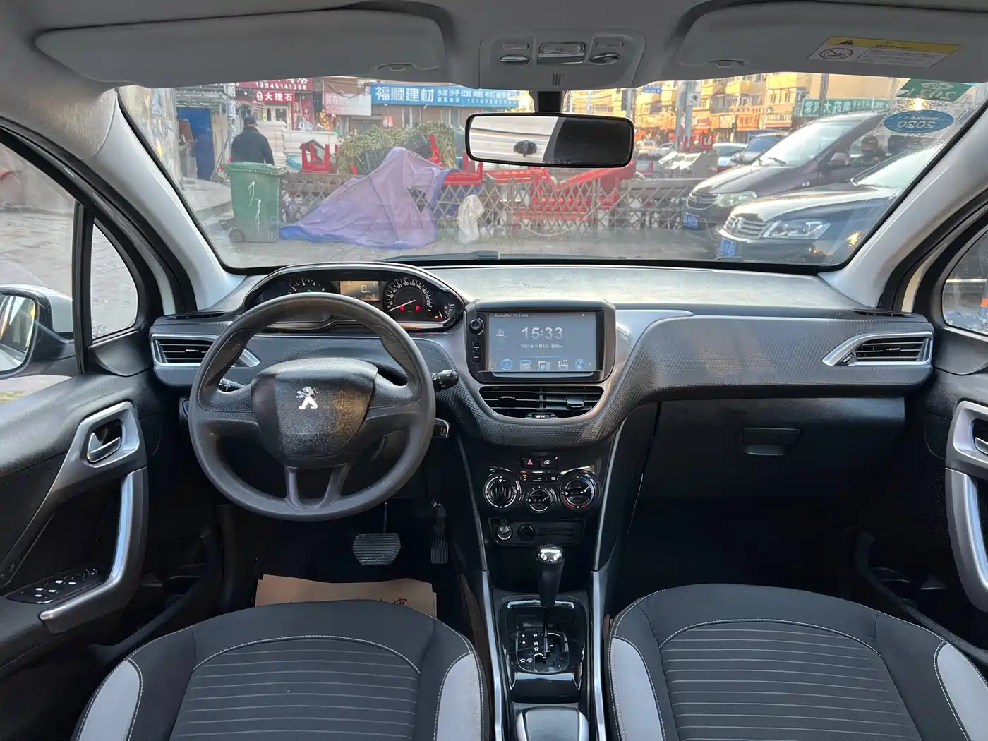 Peugeot 2008 2014 1.6L Automatic Excellence Edition фото 7