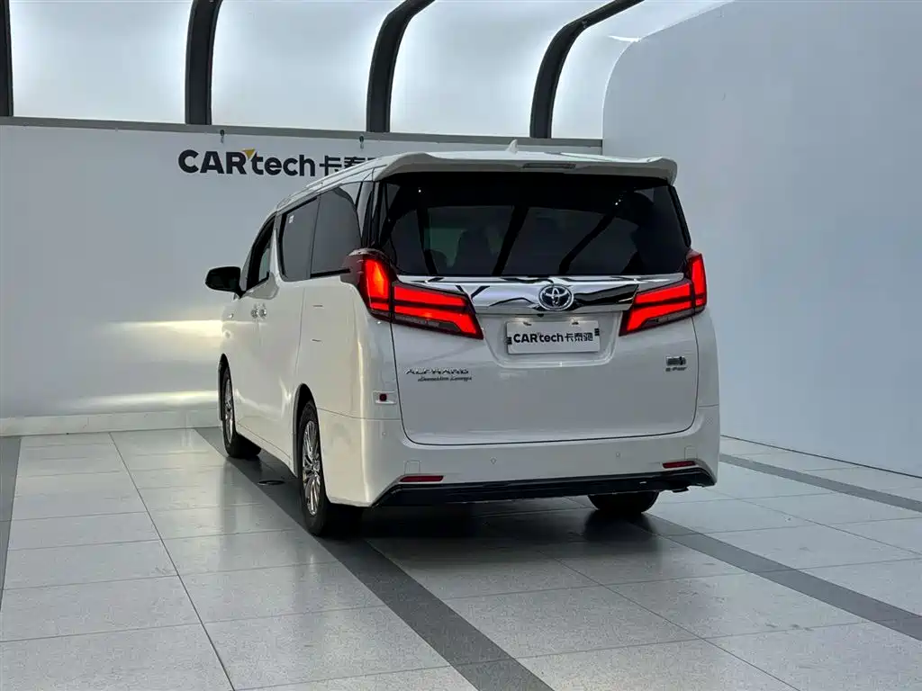 Toyota Alphard 2021 Hybrid 2.5L Premium 5
