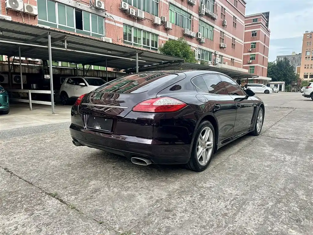 Porsche Panamera 2013 Panamera Platinum Edition 3.6L фото 3