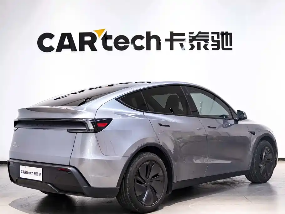 Tesla Model Y 2026 2025 Rear-Wheel Drive