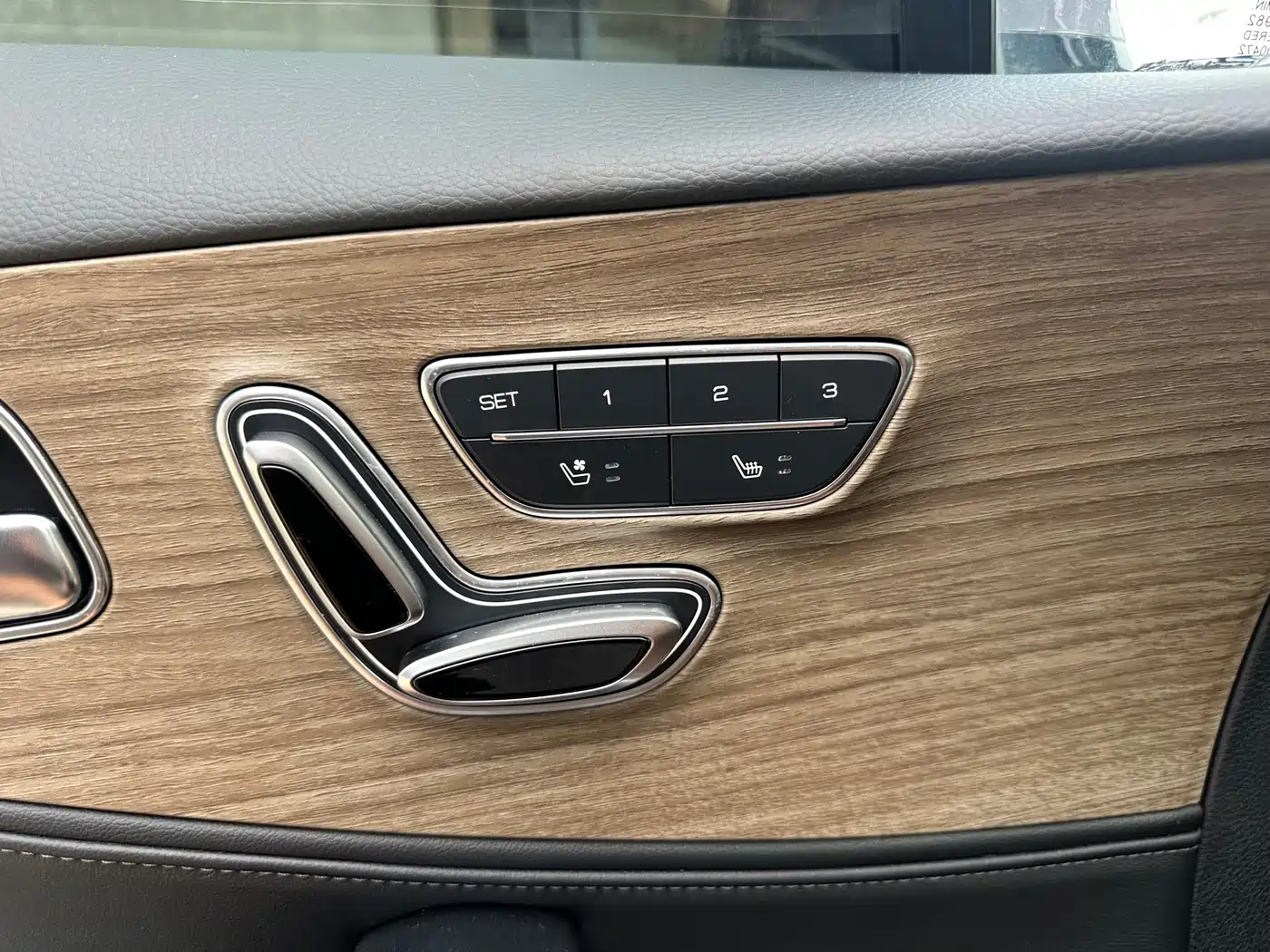 Denza X 2020 2020 Model PHEV Flagship Edition
