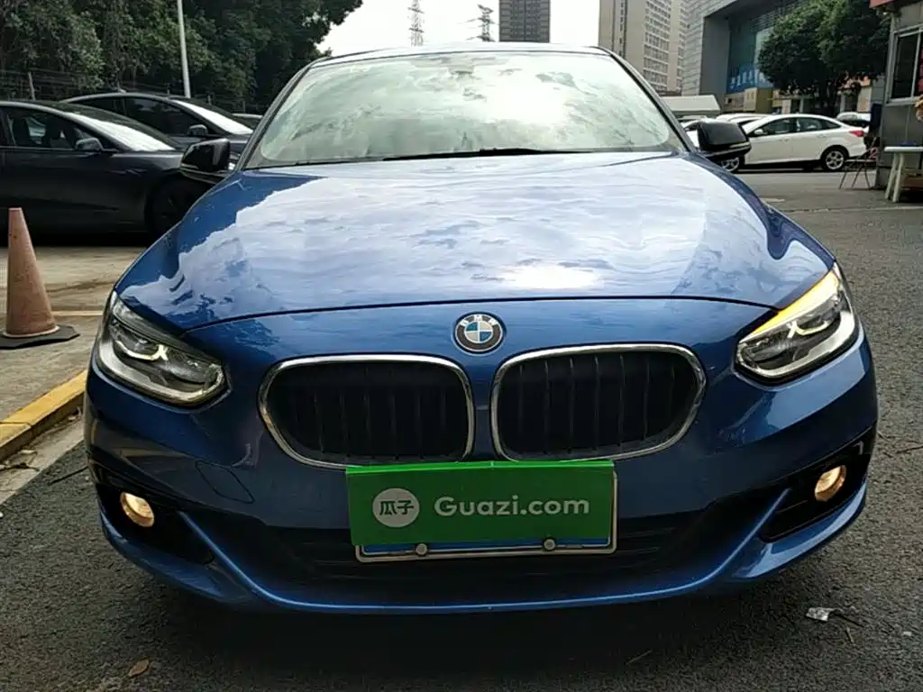 BMW 1 Series 2017 118i Sport фото 3