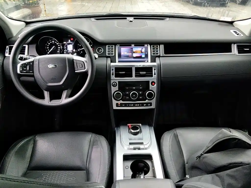 Land Rover Discovery Sport 2017 2.0T PURE фото 16