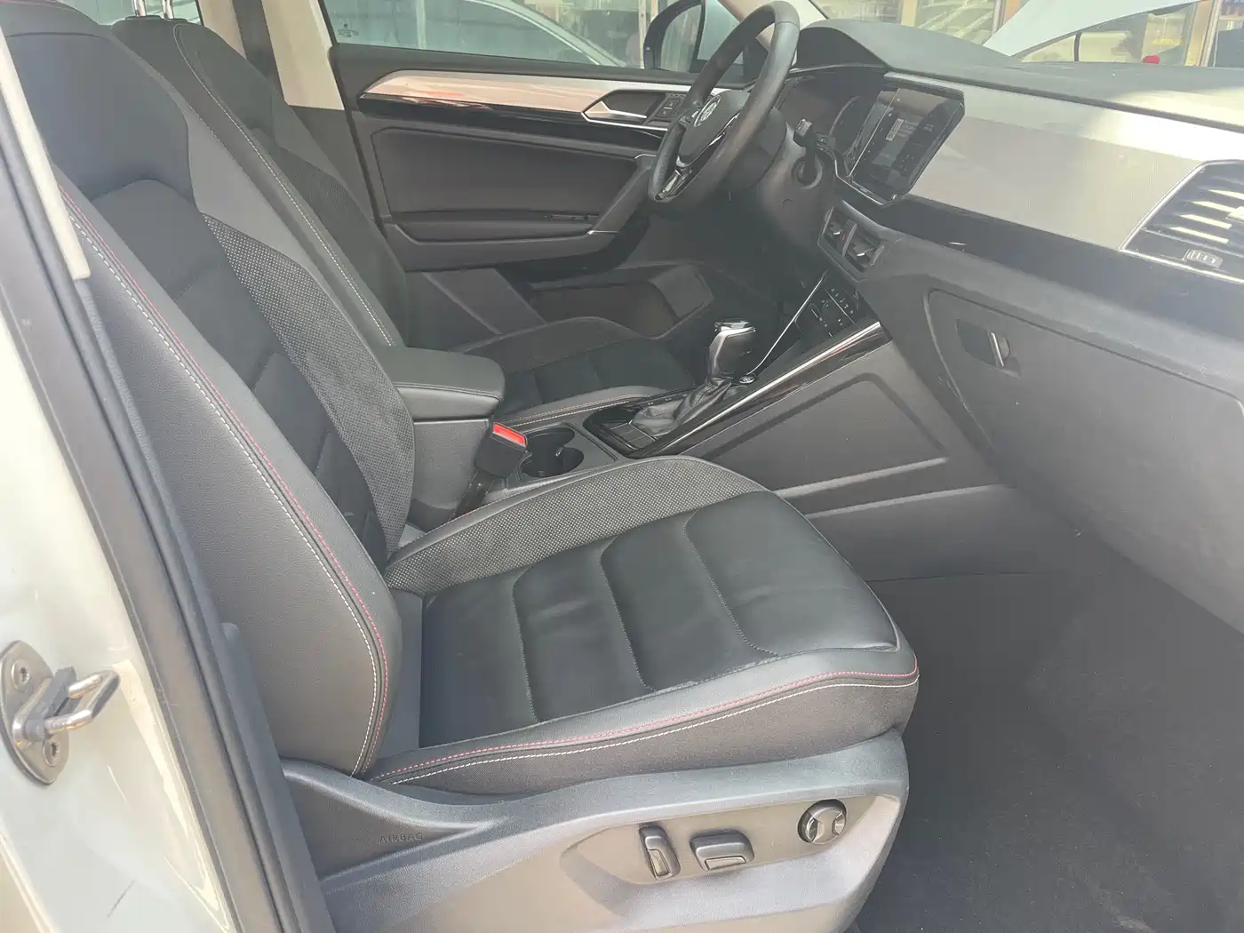 Volkswagen Tayron 2020 330TSI 2WD Luxury Smart Edition фото 11
