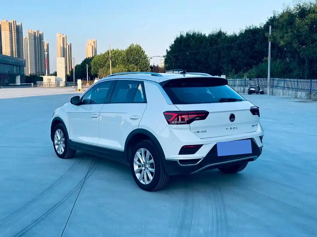 Volkswagen T-Roc, миниатюра 2