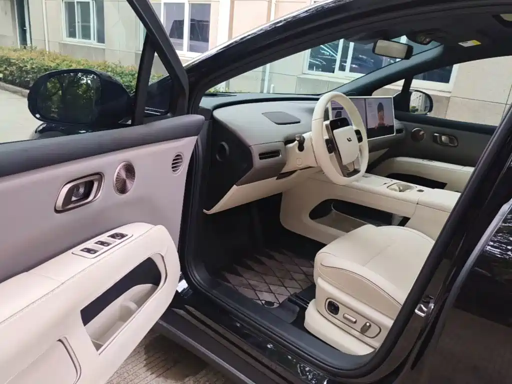 Li Auto i6 2026 2025 4WD Base Model