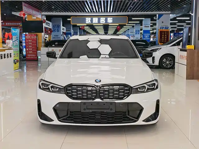 BMW 3 Series 2024 325i M Sport Shadowline Package — фото 2