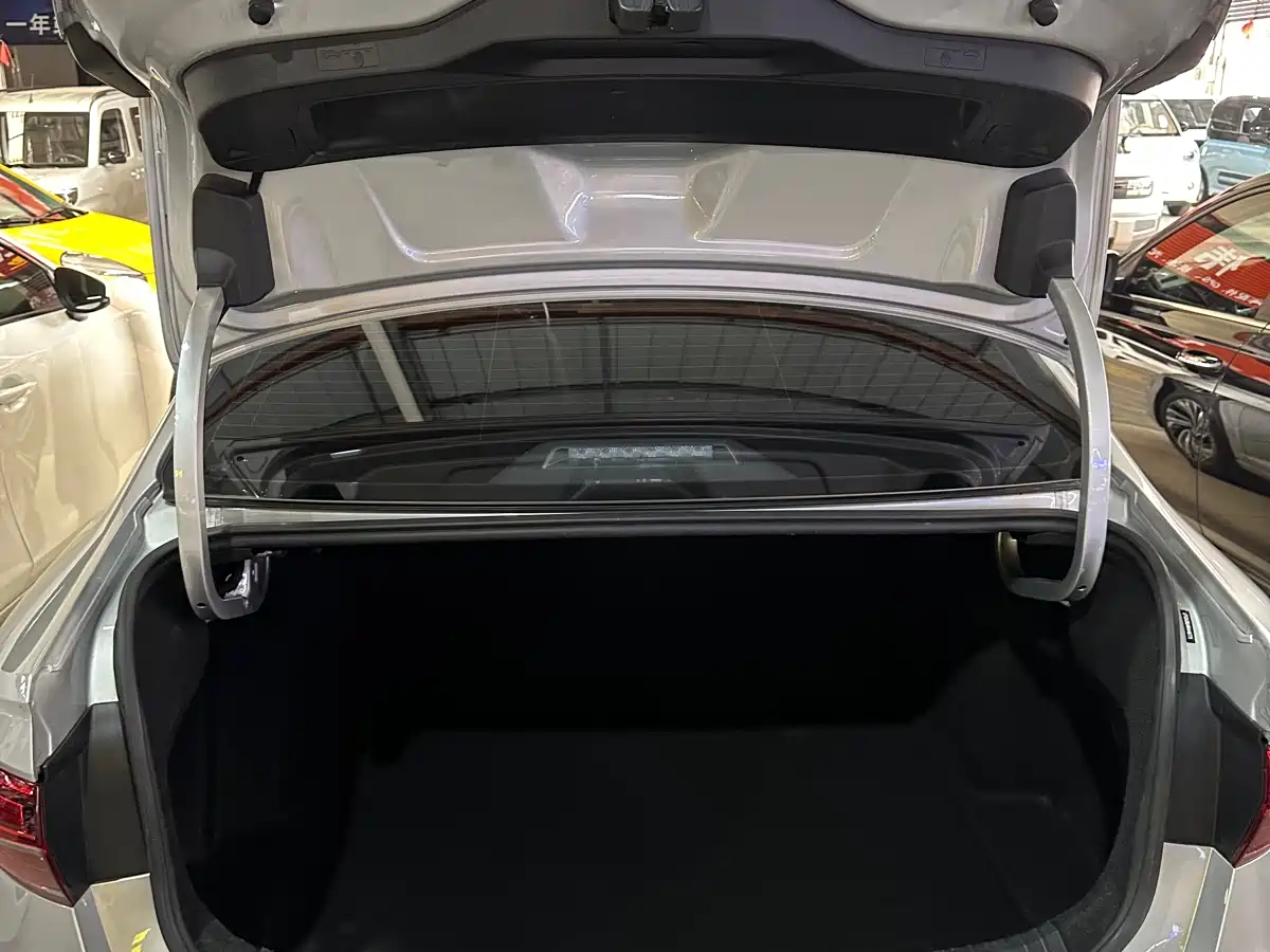 Volkswagen Sagitar 2022 280TSI DSG Surpassing Edition фото 26