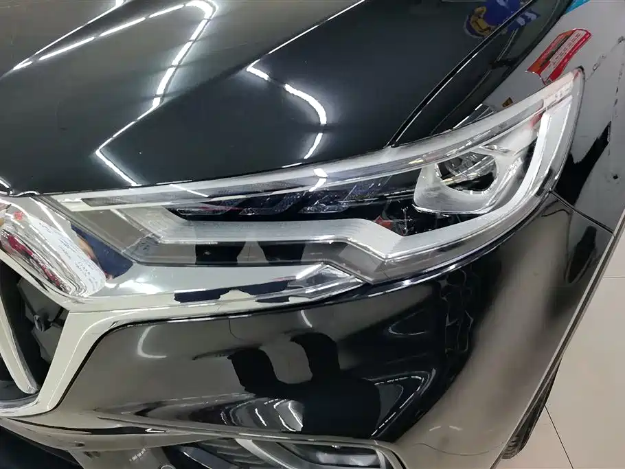 Hongqi HS5 2022 Facelift 2.0T Smart Flag Enjoyment Edition фото 5
