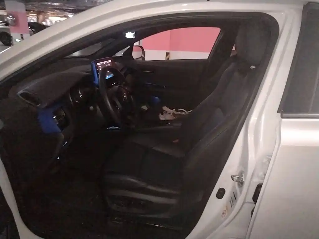Toyota C-HR 2020 2020 Model 2.0L Leading
