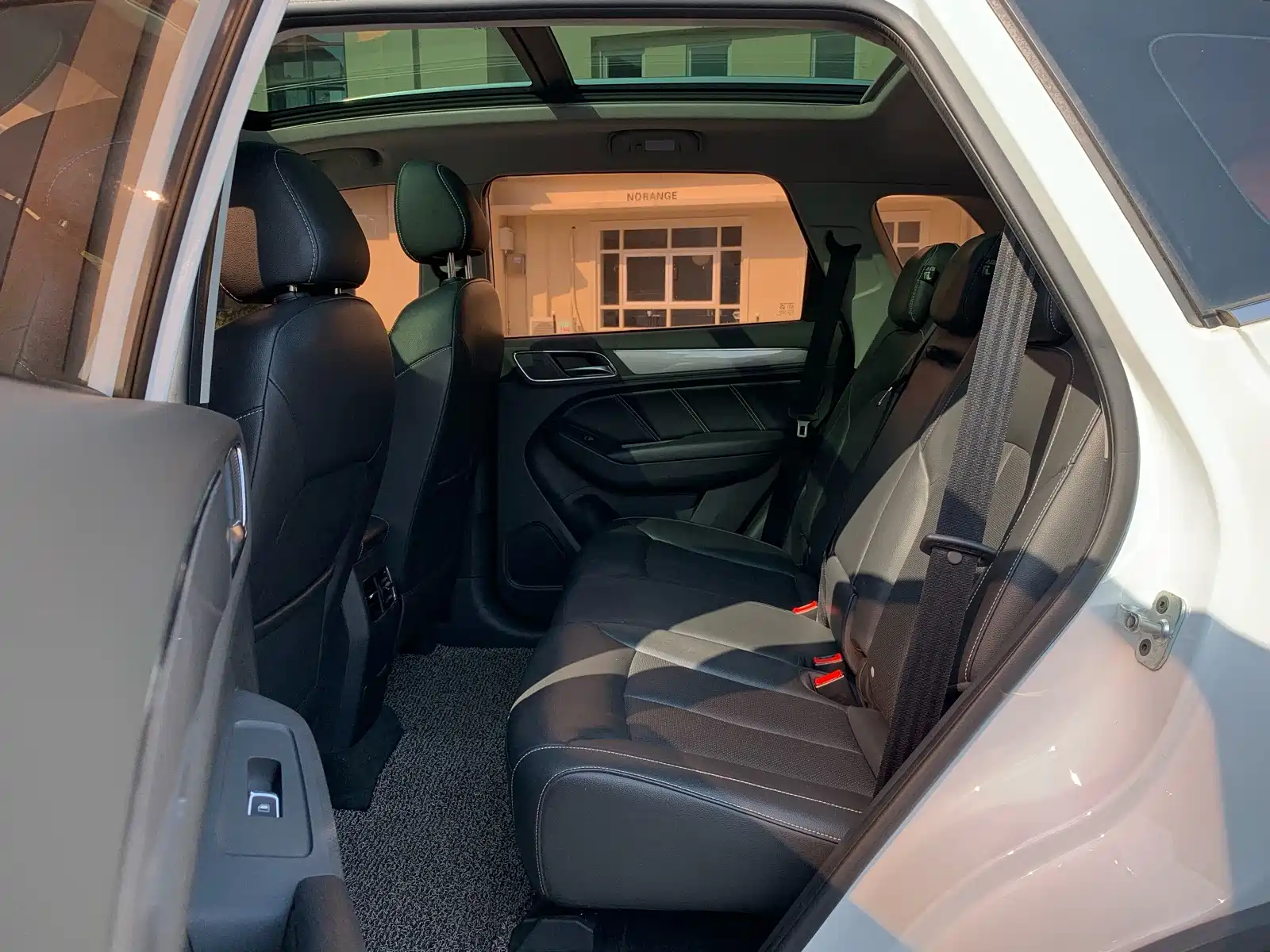 Фото 8 - Roewe RX5