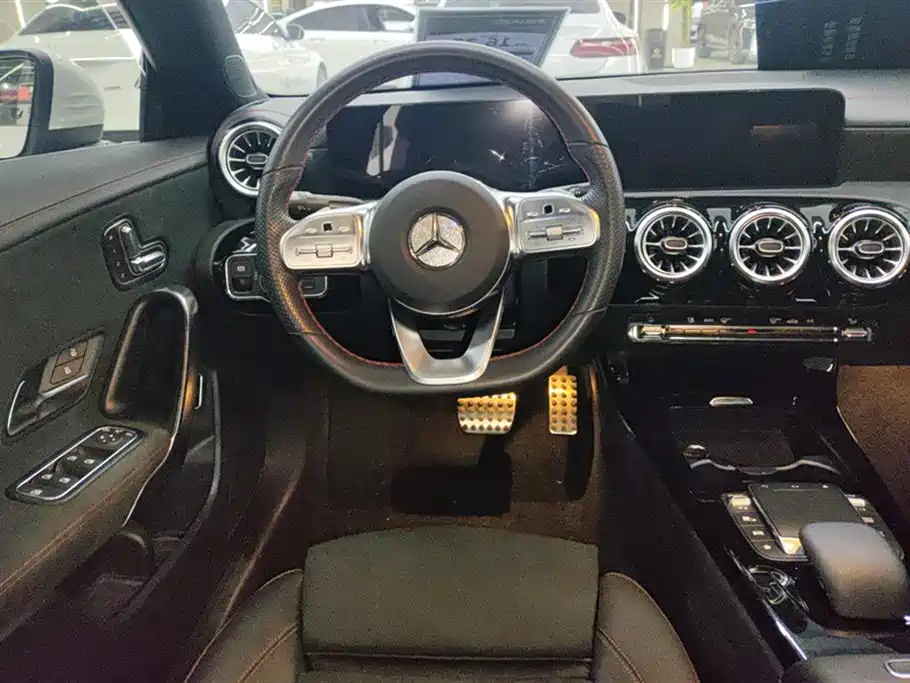 Mercedes-Benz CLA (Import) 2022 CLA 200 фото 15