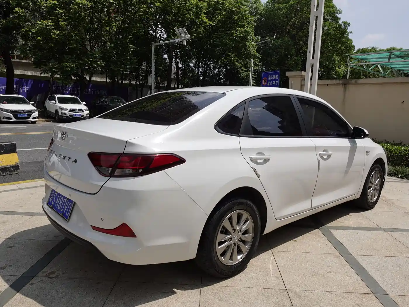 Hyundai Elantra 2018 1.6L Automatic Pleasing Edition GL China VI фото 8