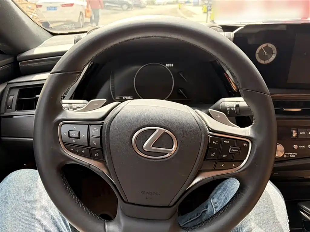 Lexus ES 2021 200 Excellence Edition фото 14