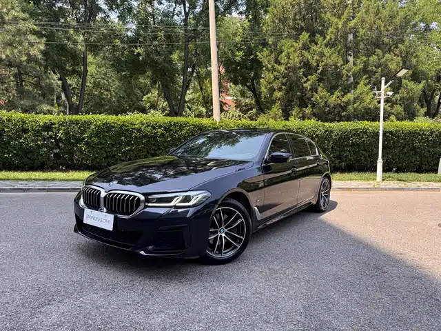 BMW 5 Series 2022 525Li M Sport Package — фото 1