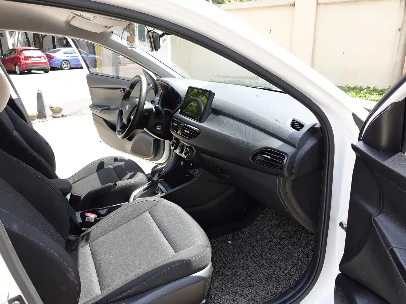 Hyundai Elantra 2018 1.6L Automatic Pleasing Edition GL China VI фото 10