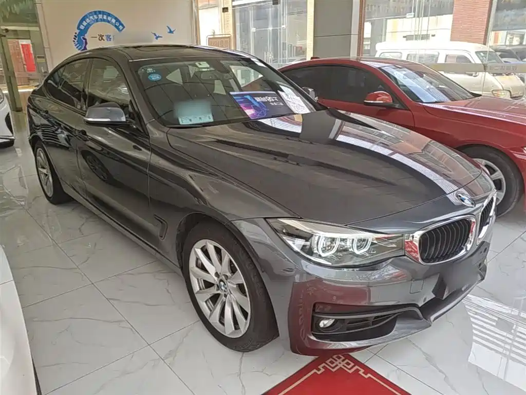 BMW 3 Series GT 2019 320i Fashion Model фото 4