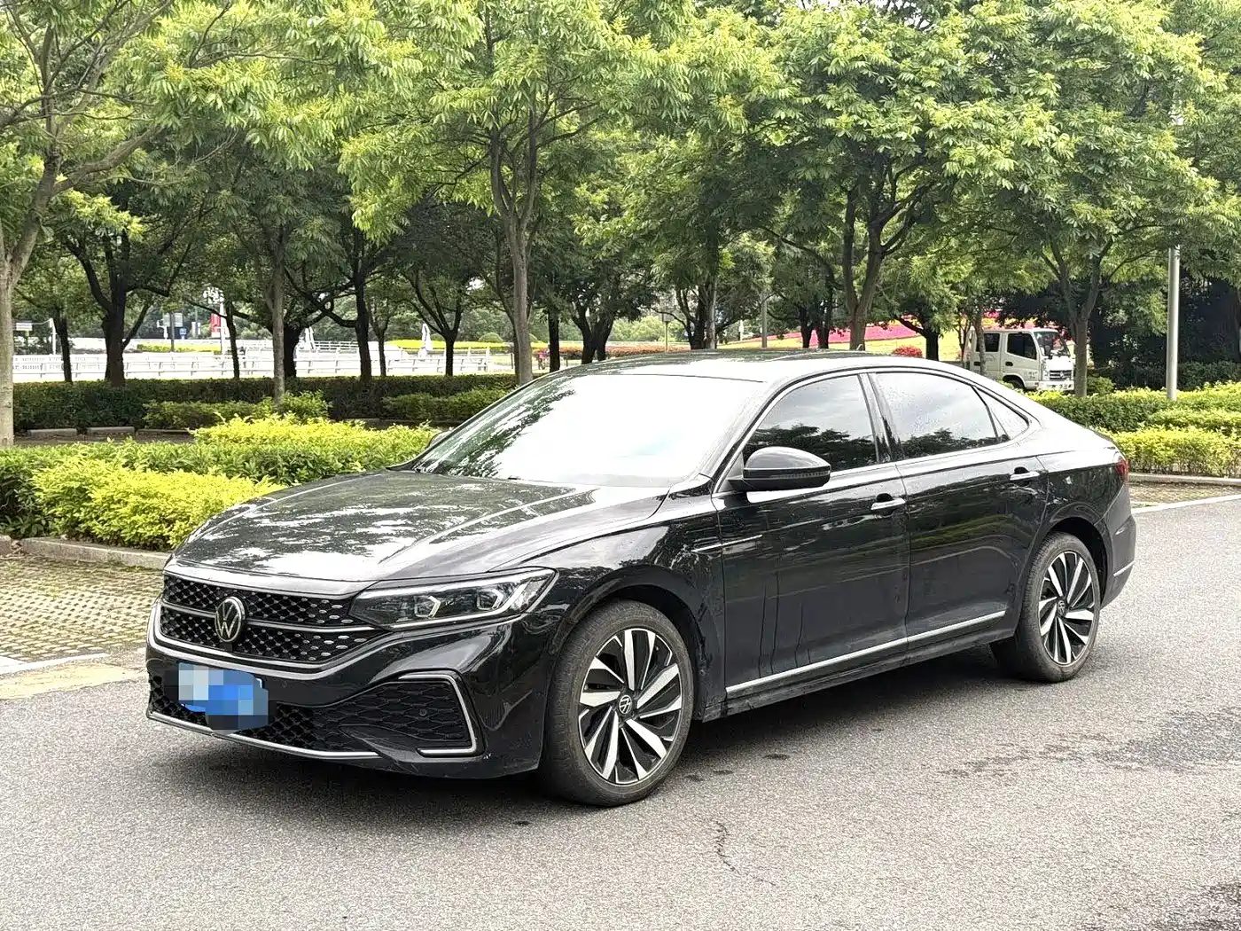Volkswagen Passat 2022 330TSI Starlight Luxury Edition