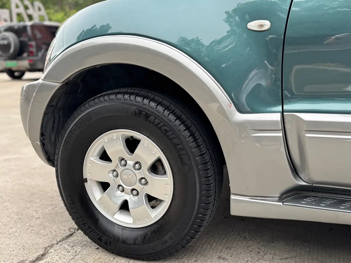 Mitsubishi Pajero 2007 2006 Model 3.0L AT GLX