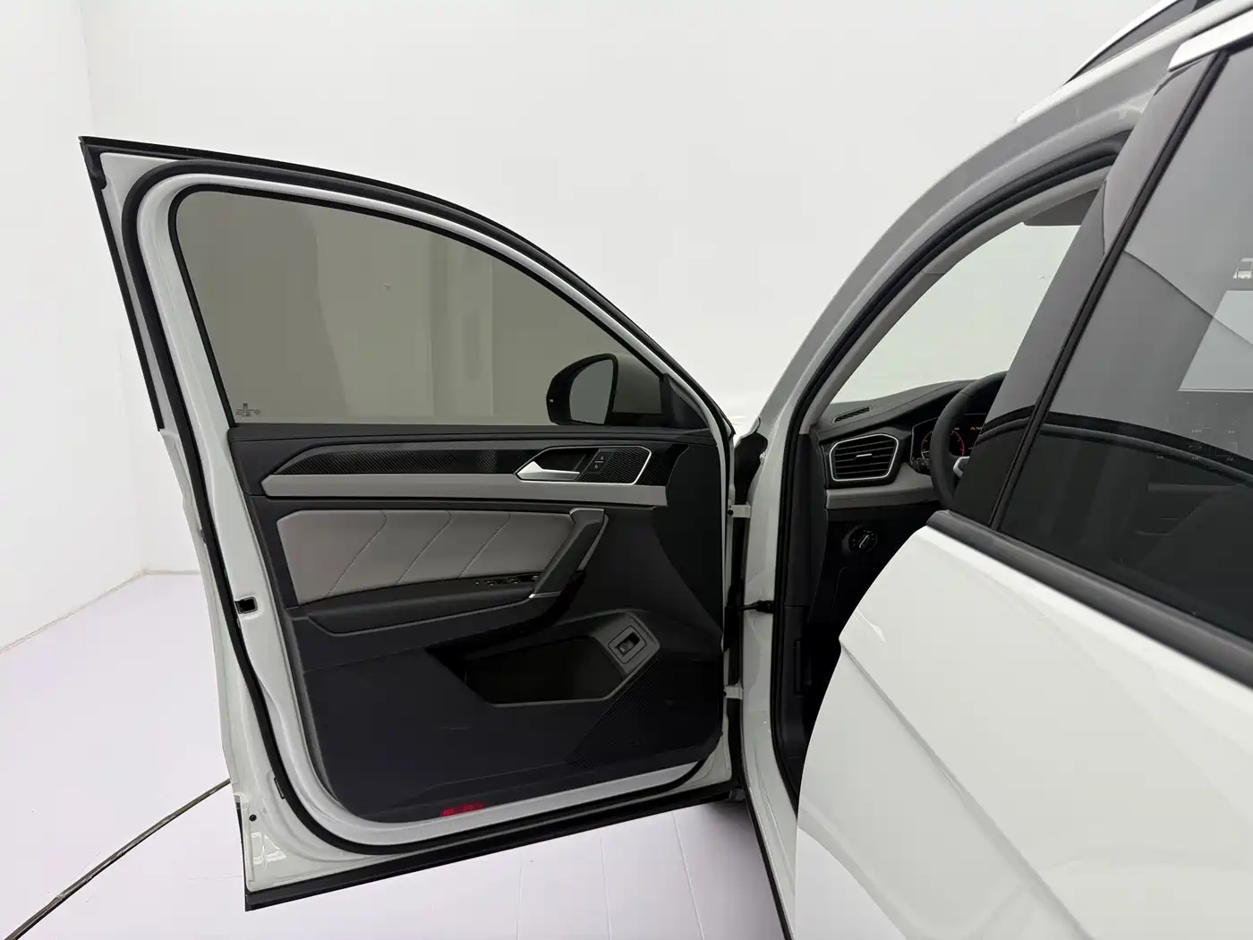 Volkswagen Tayron 2023 280TSI 2WD Luxury Plus Advanced Edition фото 18