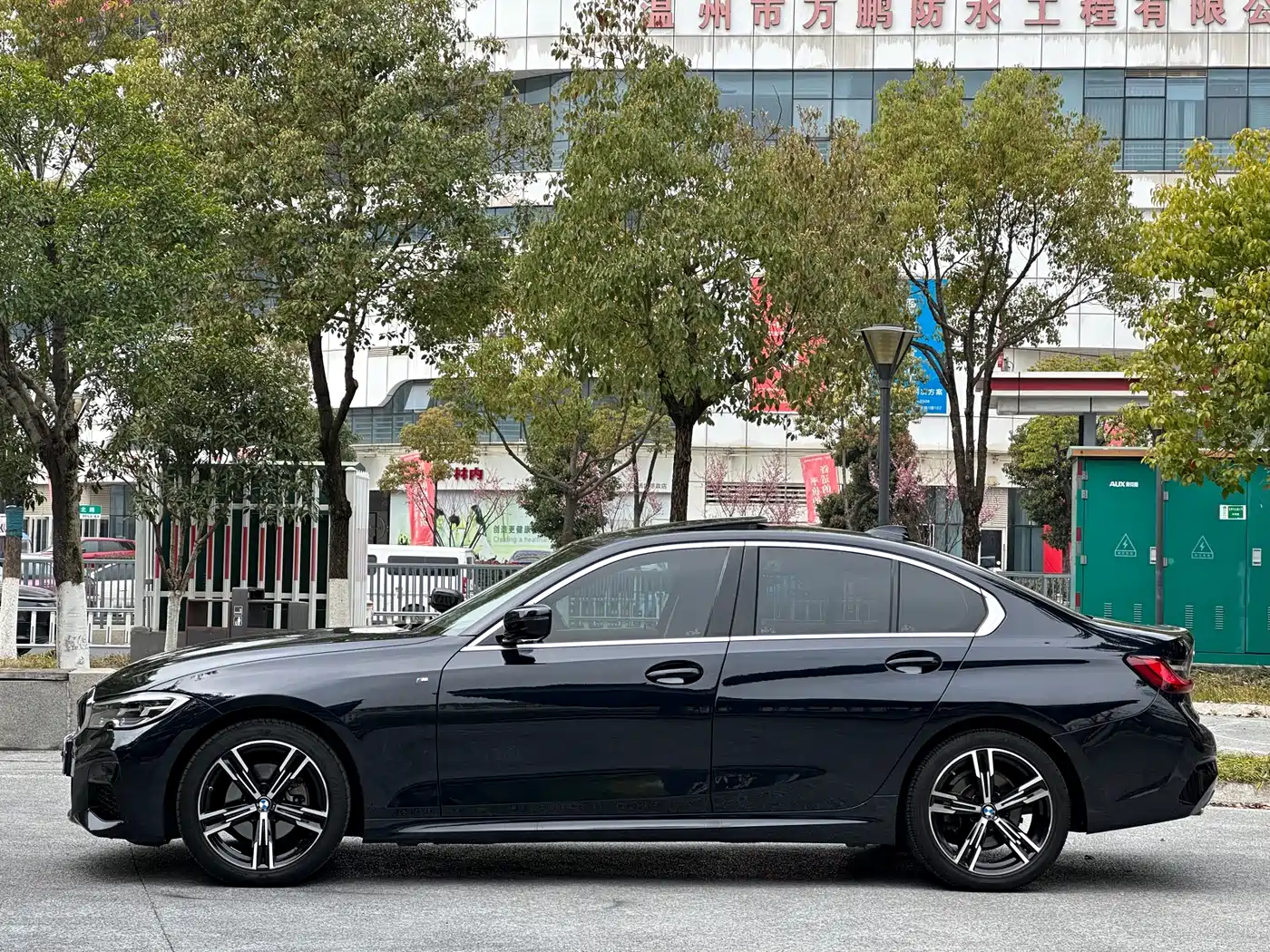BMW 3 Series 2022 325i M Sport Package фото 4