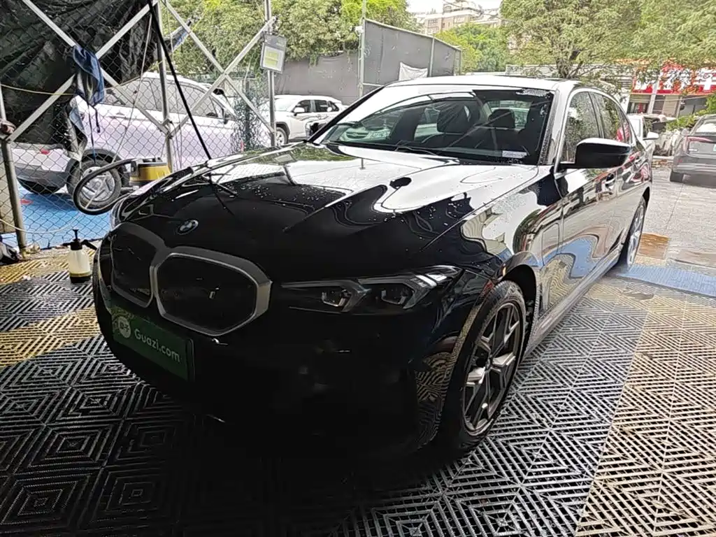 BMW i3 2022 eDrive 35 L
