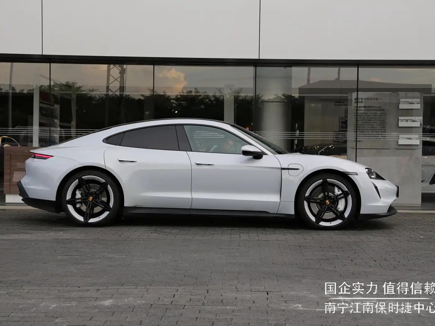 Porsche Taycan 2022 Taycan фото 7