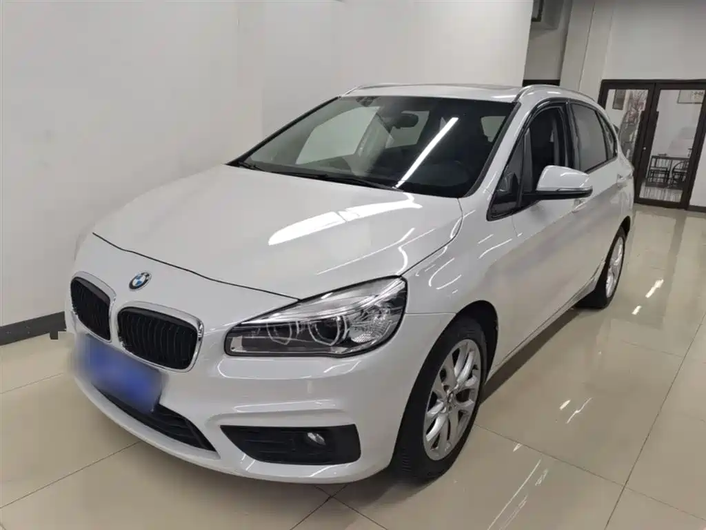 BMW 2 Series Touring 2016 220i Leading Model фото 2