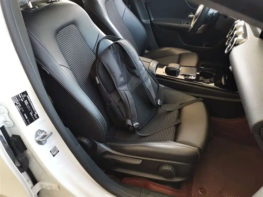 Mercedes-Benz A-Class (Import) 2019 A 200 Dynamic Version фото 17