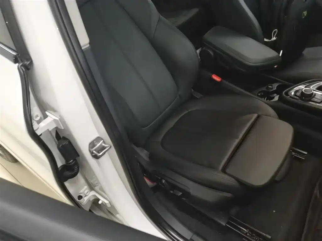 BMW 2 Series Touring 2016 220i Leading Model фото 25