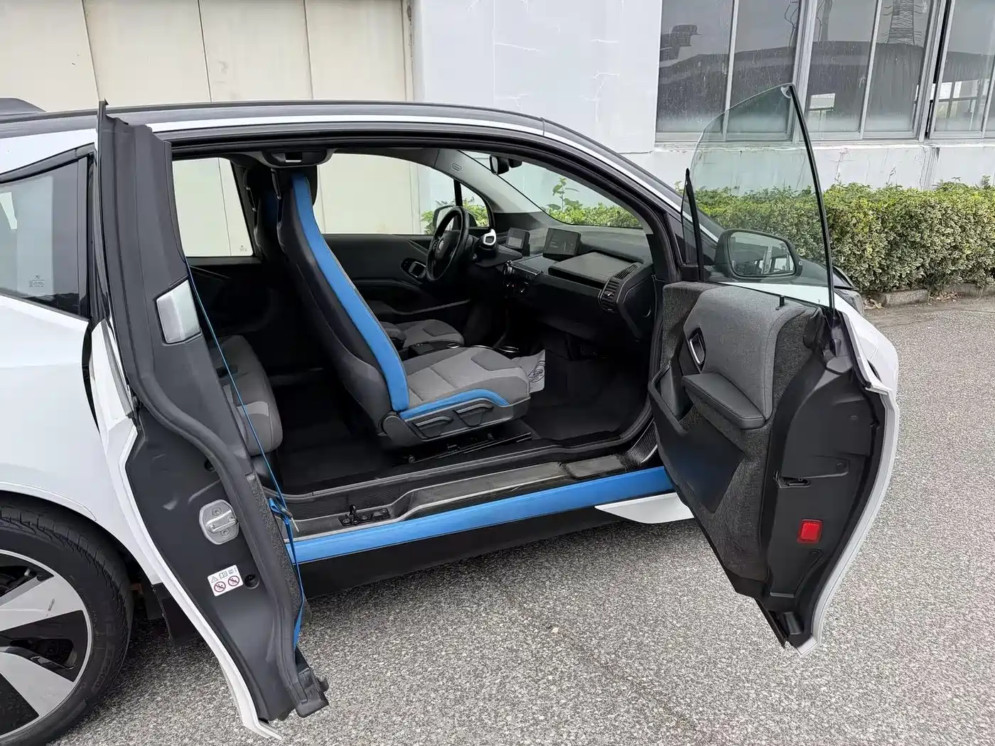BMW i3 (Import) 2019 Quick Charge Version фото 15