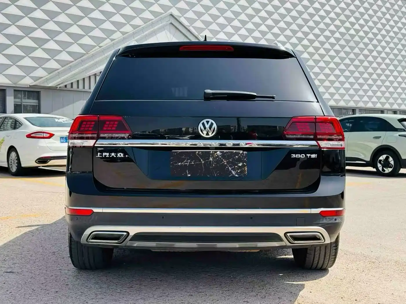 Volkswagen Teramont 2019 380TSI 4WD Luxury Edition China VI фото 4