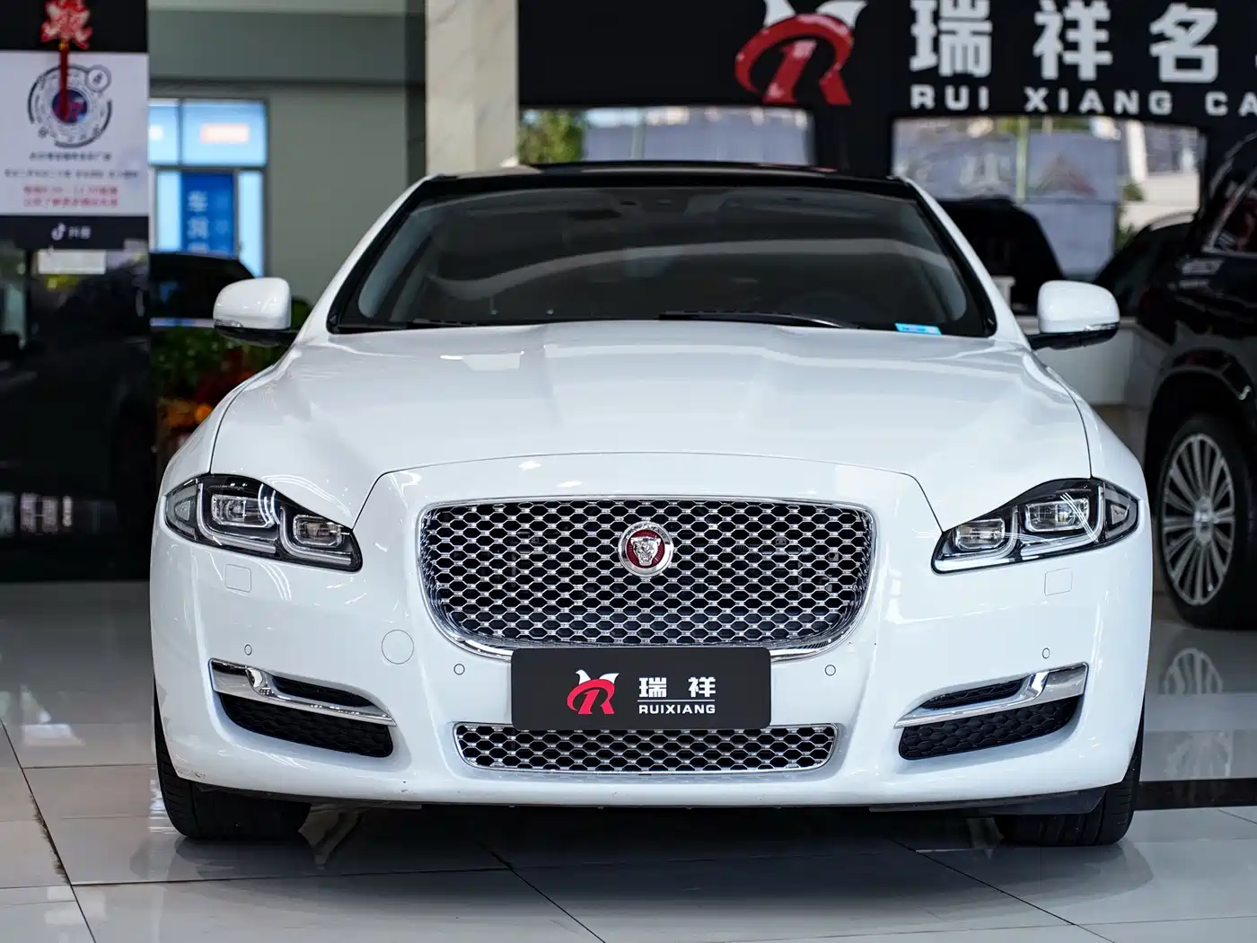 Jaguar XJ 2017 2016 XJL 3.0 SC 4WD Panorama Business Edition
