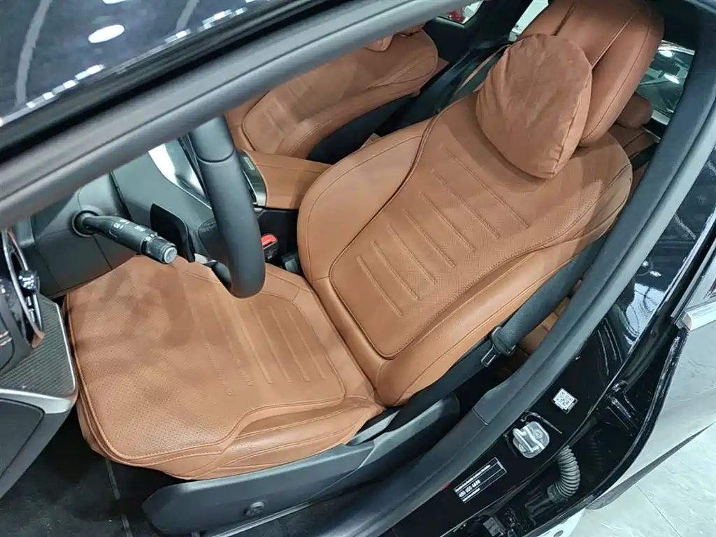 Mercedes-Benz GLC 2023 Facelift GLC 260 L 4MATIC Sport 5-Seater фото 15