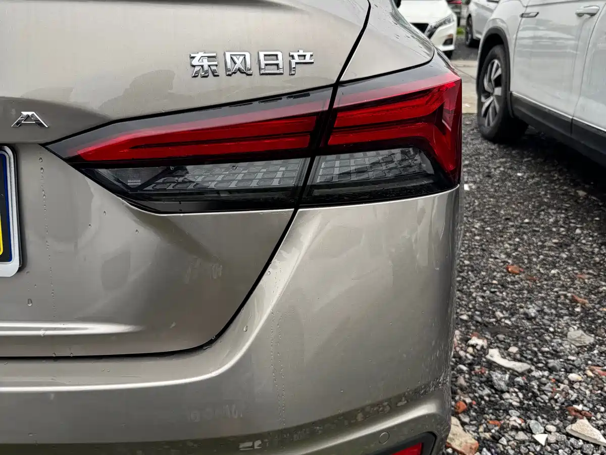 Nissan Teana 2022 2.0L XL-Upr Premium Edition фото 19