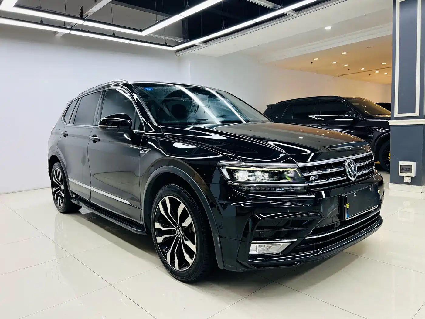 Volkswagen Tiguan L 2019 330TSI Automatic 2WD R-Line Flagship Edition China VI фото 3