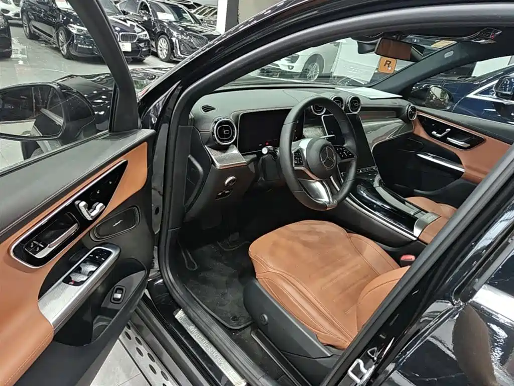 Mercedes-Benz GLC 2023 Facelift GLC 260 L 4MATIC Sport 5-Seater фото 16