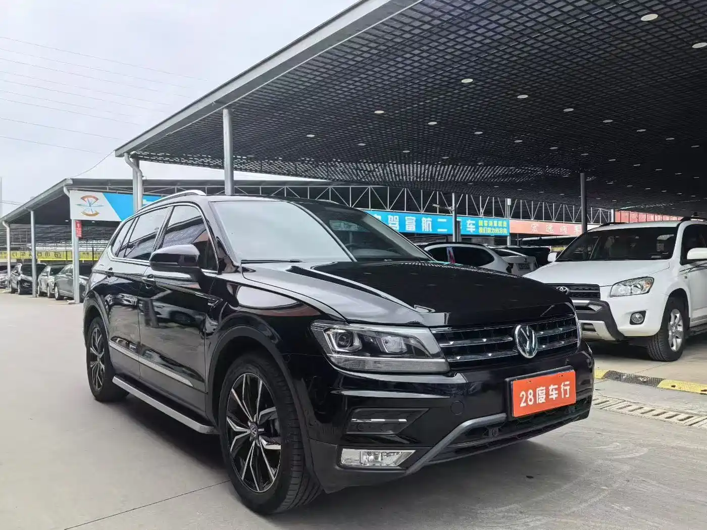 Volkswagen Tiguan L 2020 330TSI Auto 2WD Smart Luxury China VI фото 3