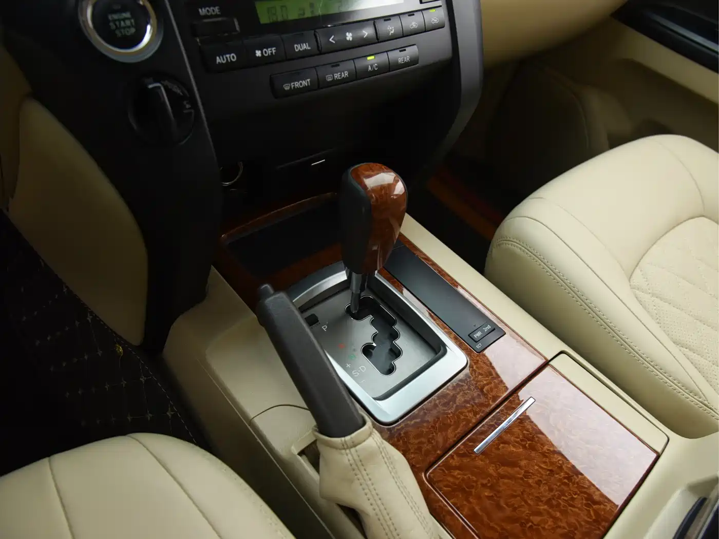 Toyota Land Cruiser (Import) 2015 2015 4.0L V6 Middle East Limited Edition