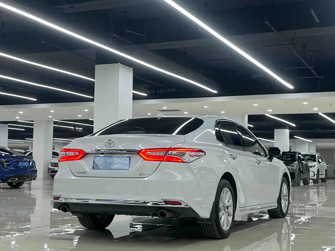Фото 5 - Toyota Camry