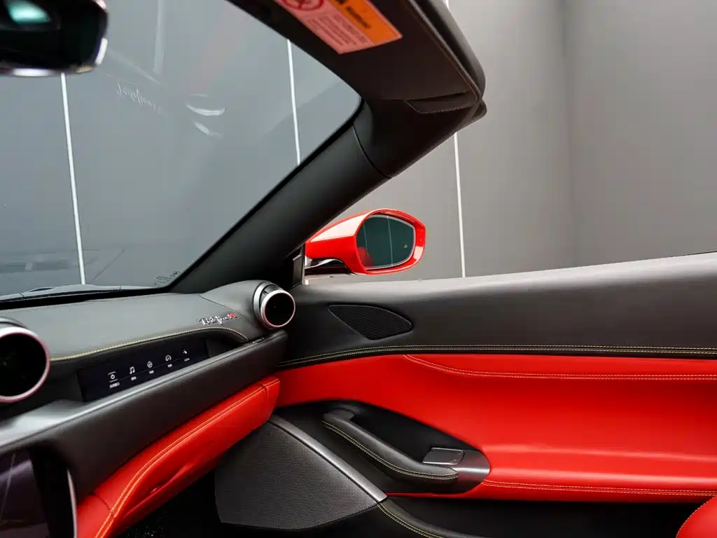 Photo 21 - Ferrari Portofino