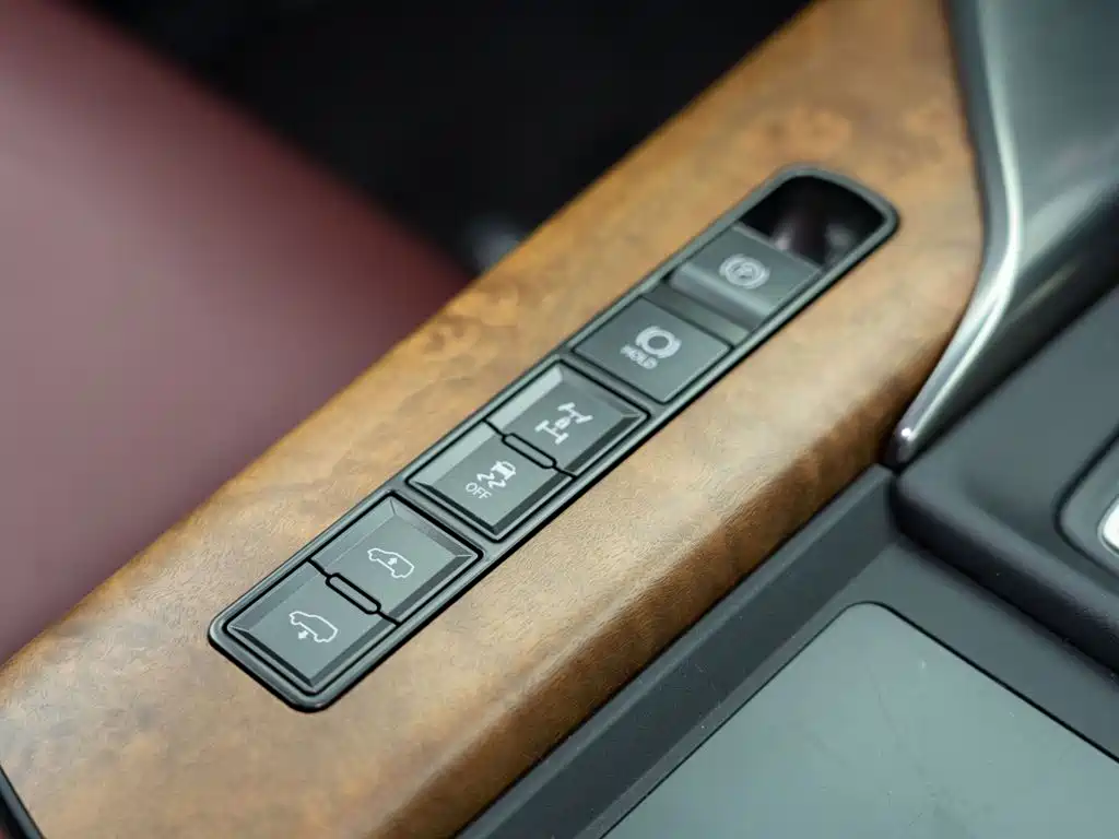 Lexus LX 2026 2025 700h Boundary Edition