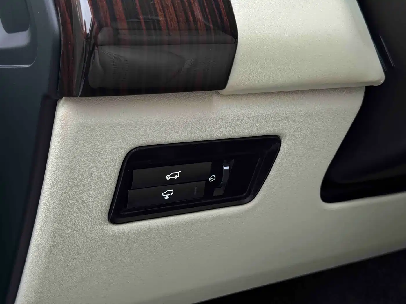 Land Rover Range Rover 2013 NA 5.0 V8 Vogue SE фото 6