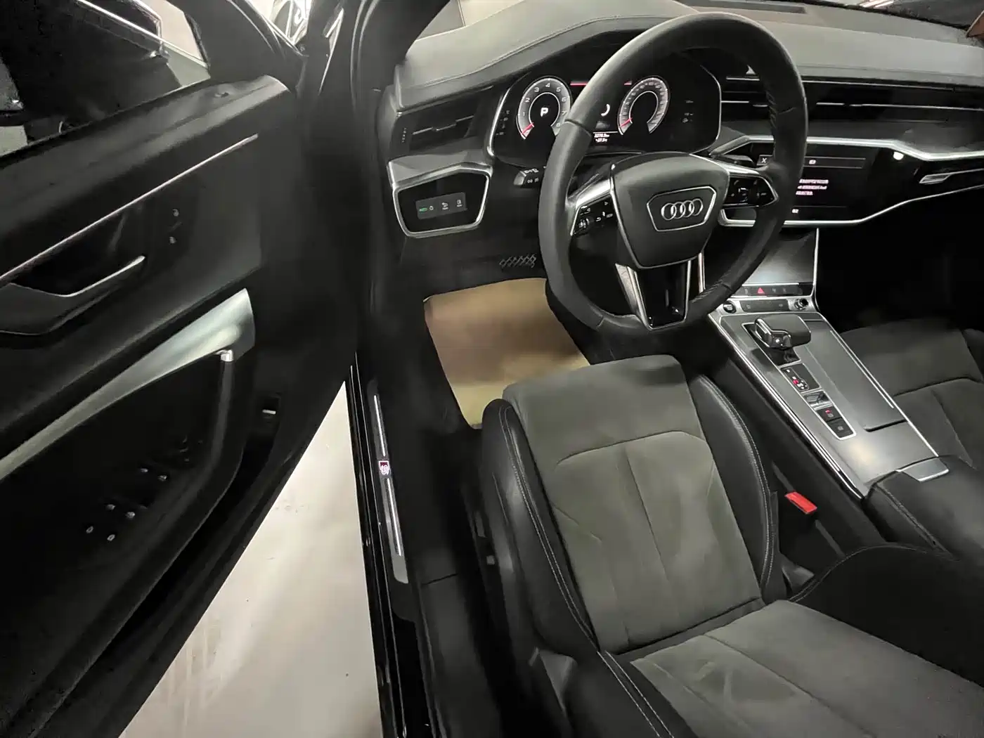 Audi A6L 2021 40 TFSI Luxury Sport фото 9